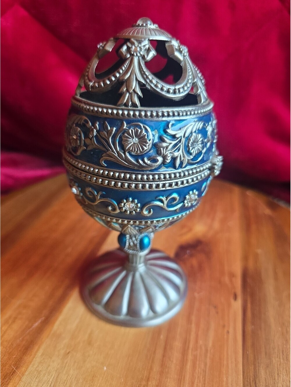 Jane Seymour’s St Catherine's Court enamel Musical Egg Plays Amazing Grace